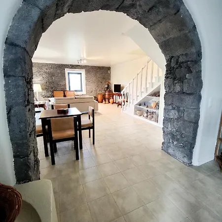 Holiday home Adega De Flores Capelas