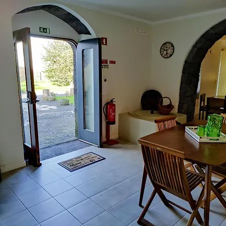 Adega De Flores Holiday home